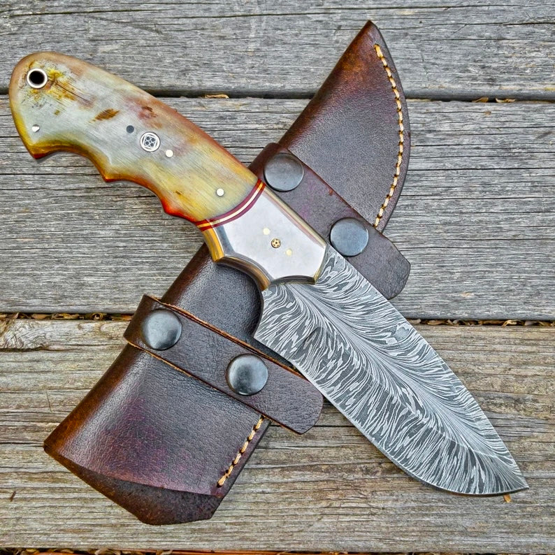 Handmade Damascus steel hunting knives