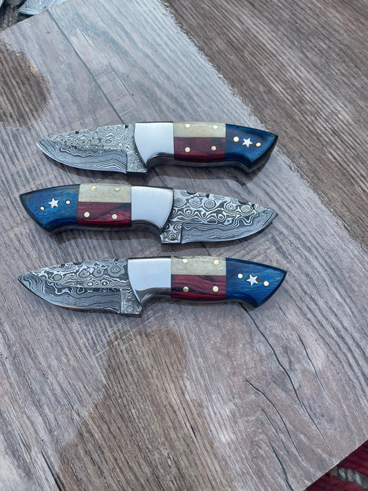 Skinning Knife Set – 5.5” Handmade Damascus Steel Blade with Texas Handle & Steel Bolster | Leather Sheath