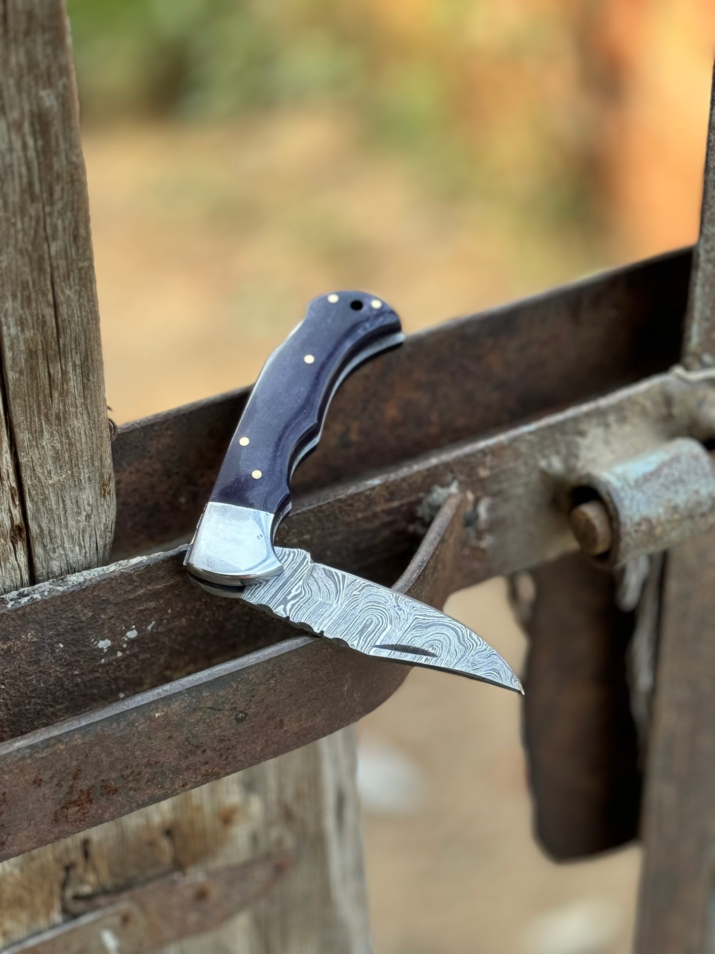 Custom handmade Damascus steel pocket knife