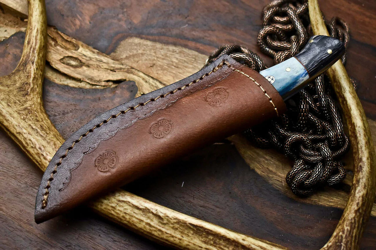 Handmade Damascus Hunting Skinning Blade Hunter Camping Full Tang Knife