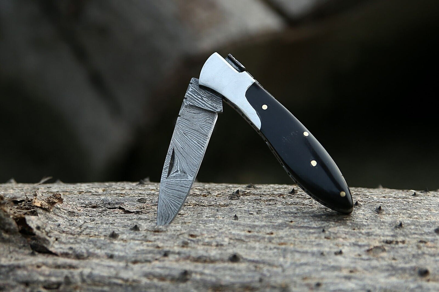 "Best handmade 3-inch Damascus steel pocket knife with buffalo horn handle, includes leather sheath