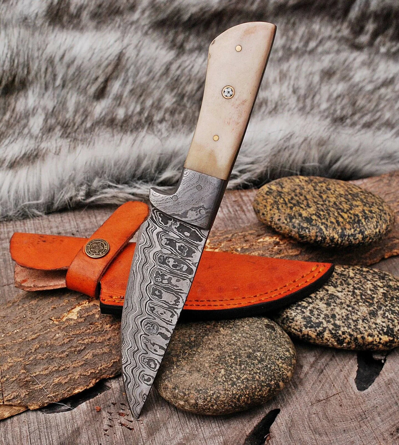 Custom Handmade Damascus Steel Hunitng Knife - Camel Bone Handle
