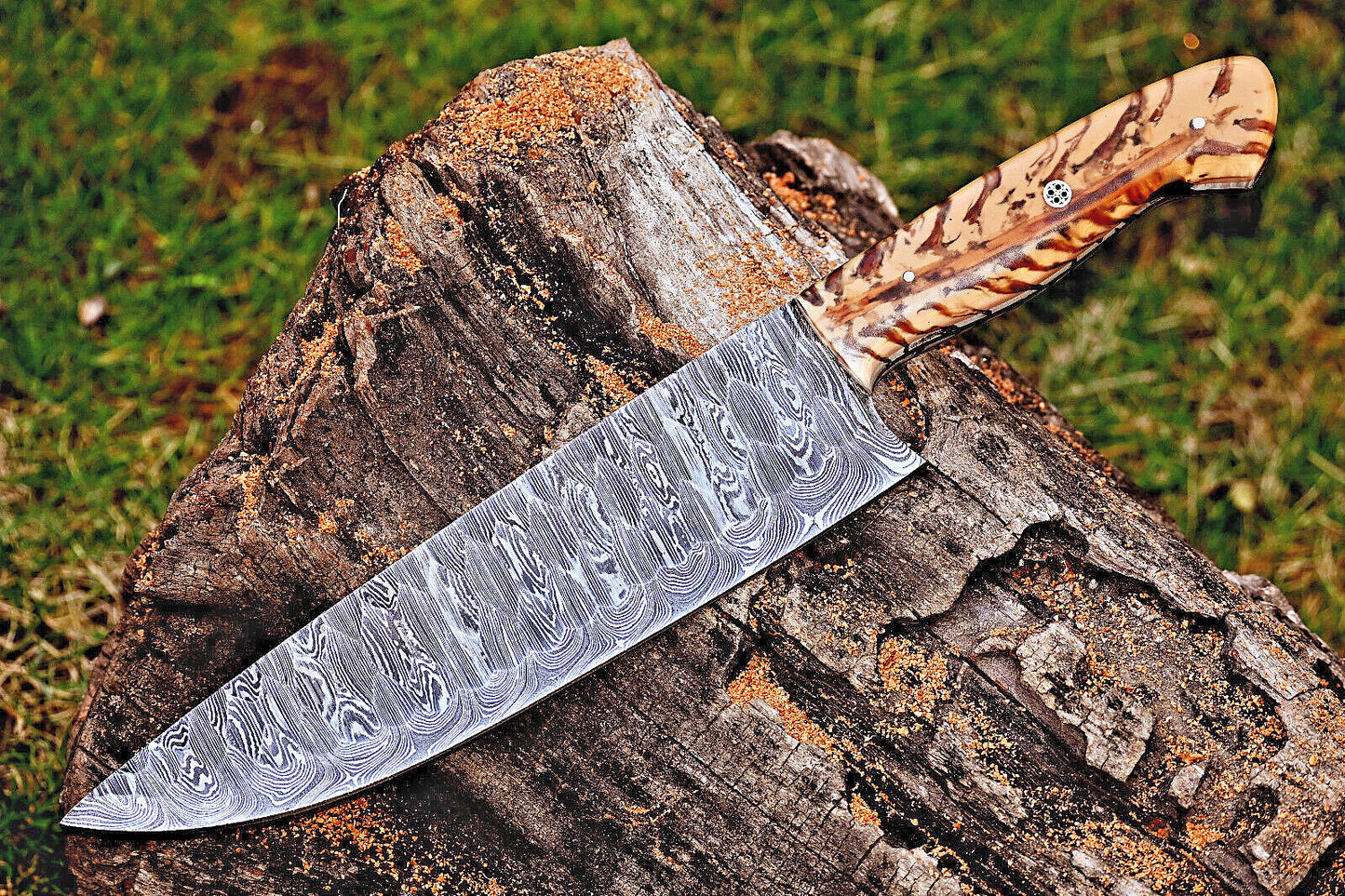 Custom handmade 7-inch chef knife by DreamChefTools with Damascus steel blade and pine cone handle