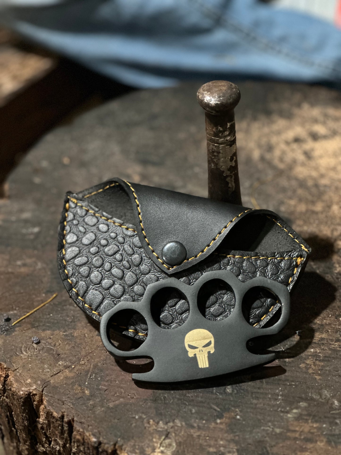 Custom handmade black steel knuckle with belt loop leather case for self-defense