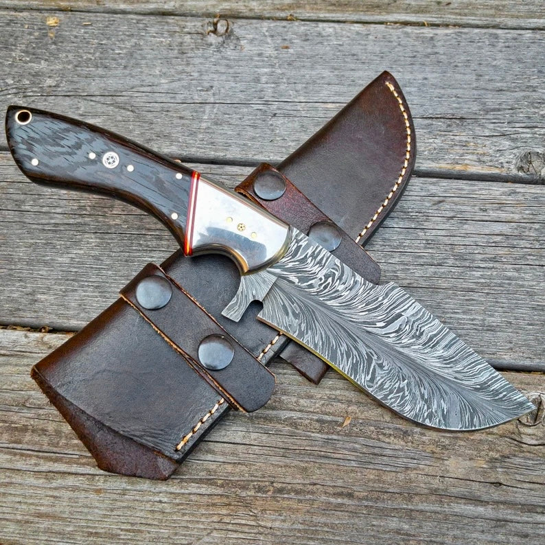 Handmade Damascus steel hunting knives