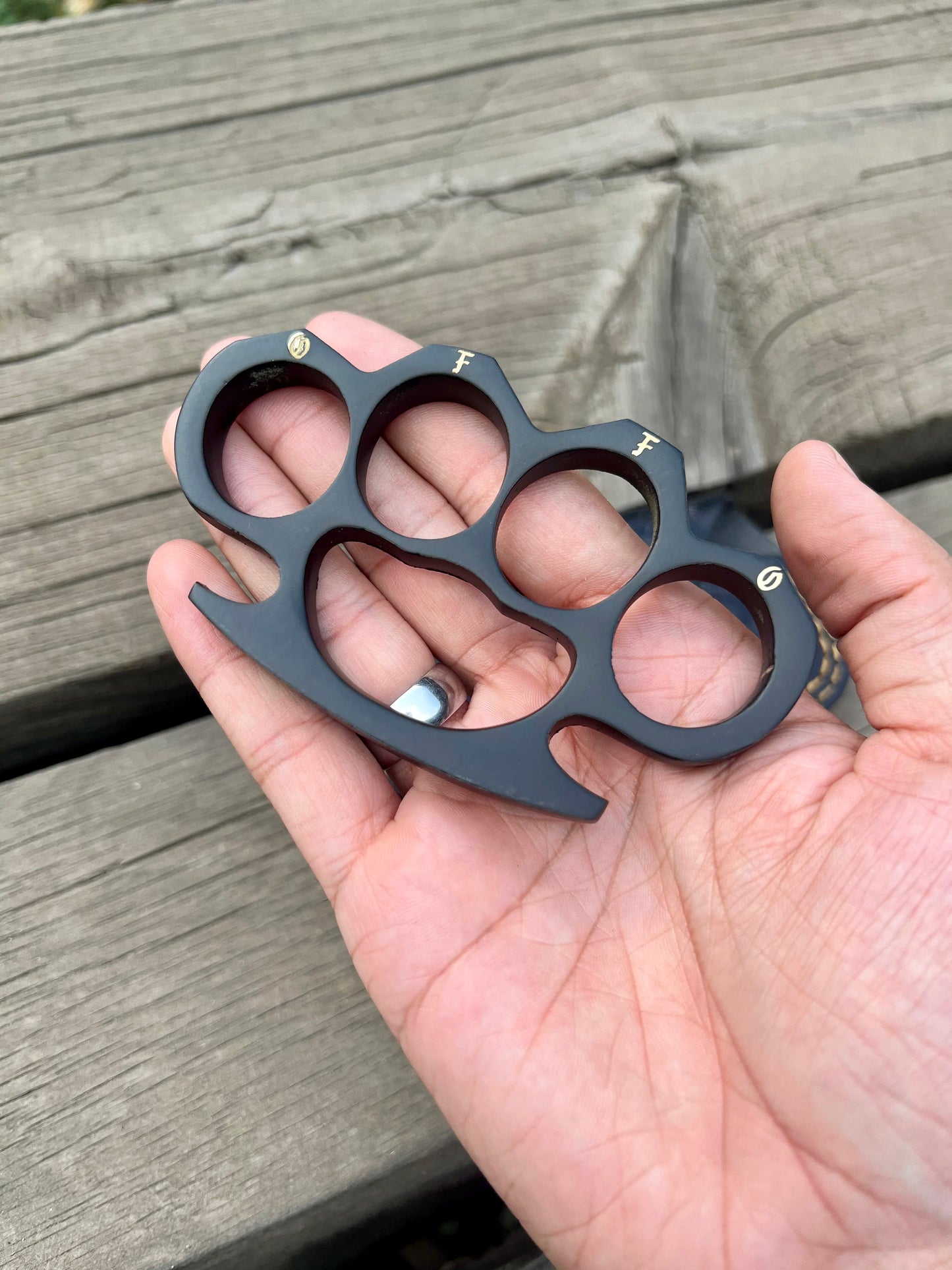 Custom Black Steel Knuckle Duster – Matte Finish with Engraving & Leather Belt Case