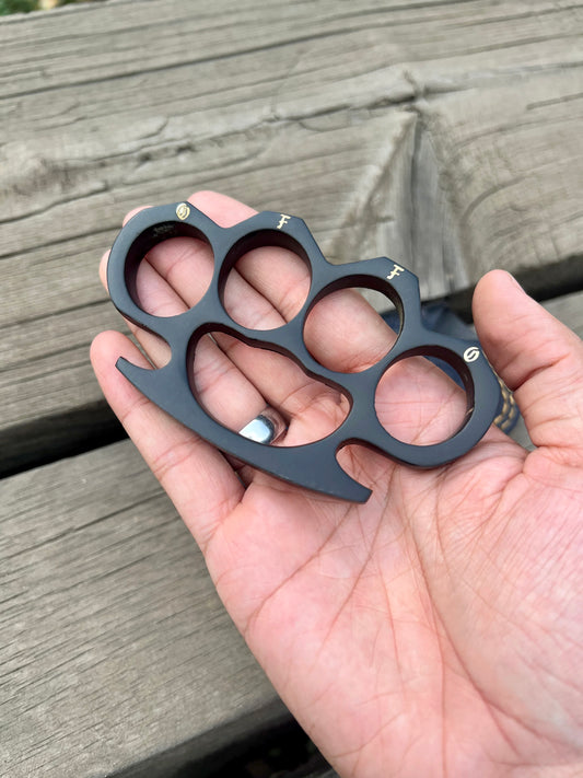 Custom Black Steel Knuckle Duster – Matte Finish with Engraving & Leather Belt Case