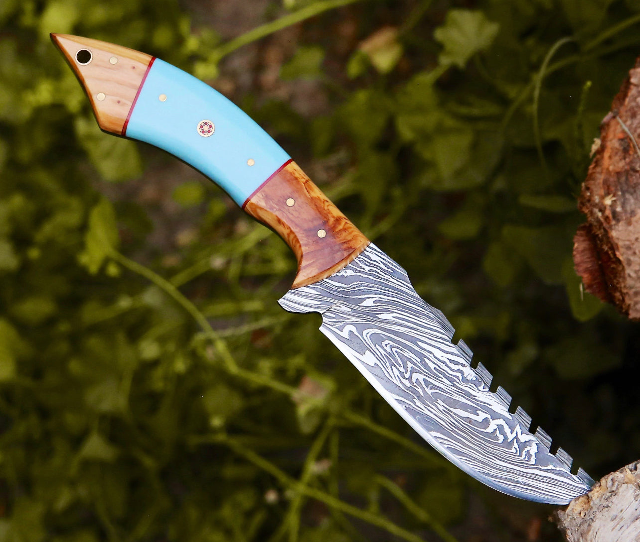 Custom handmade Damascus steel hunting knife