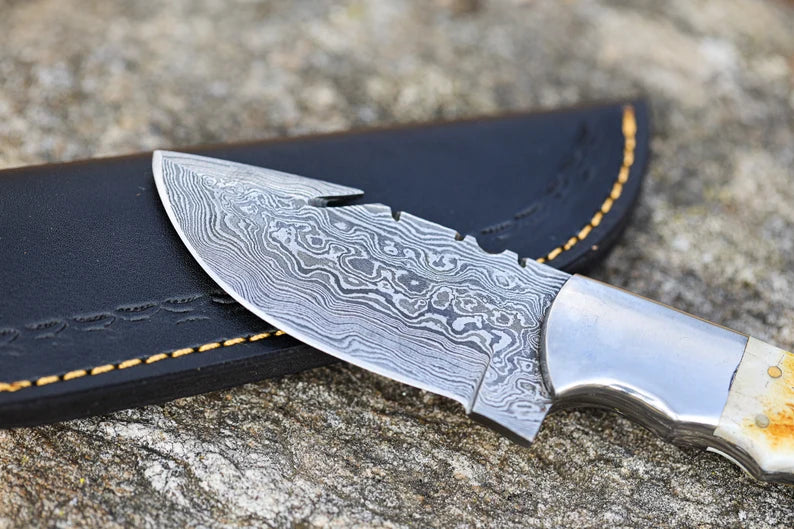 Hunting Skinner Knife Handmade Damascus Steel