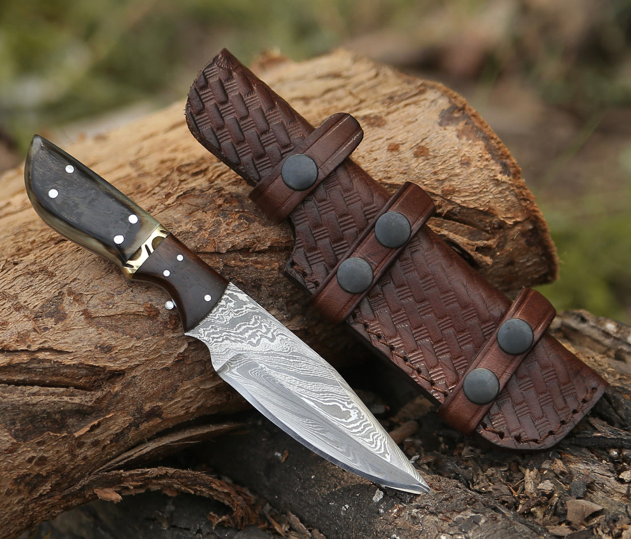 Damascus Hunting Knife - Ram Horn.