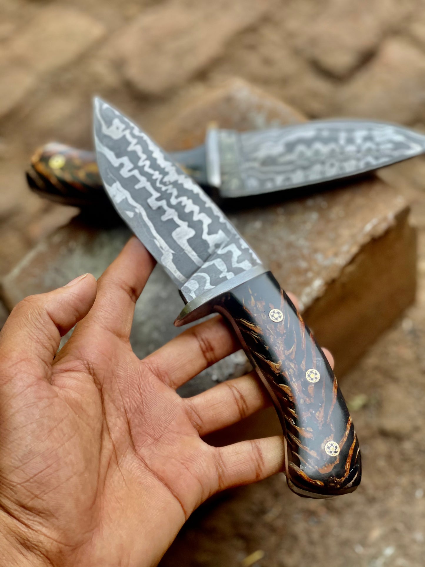 Custom handmade Damascus steel hunting knife