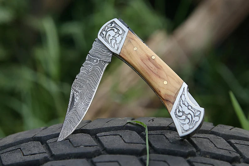 Custom Handmade Everyday Carry Knife – 7” Damascus Steel Blade with Olive Wood Handle & Engraved Bolster + Leather Sheath