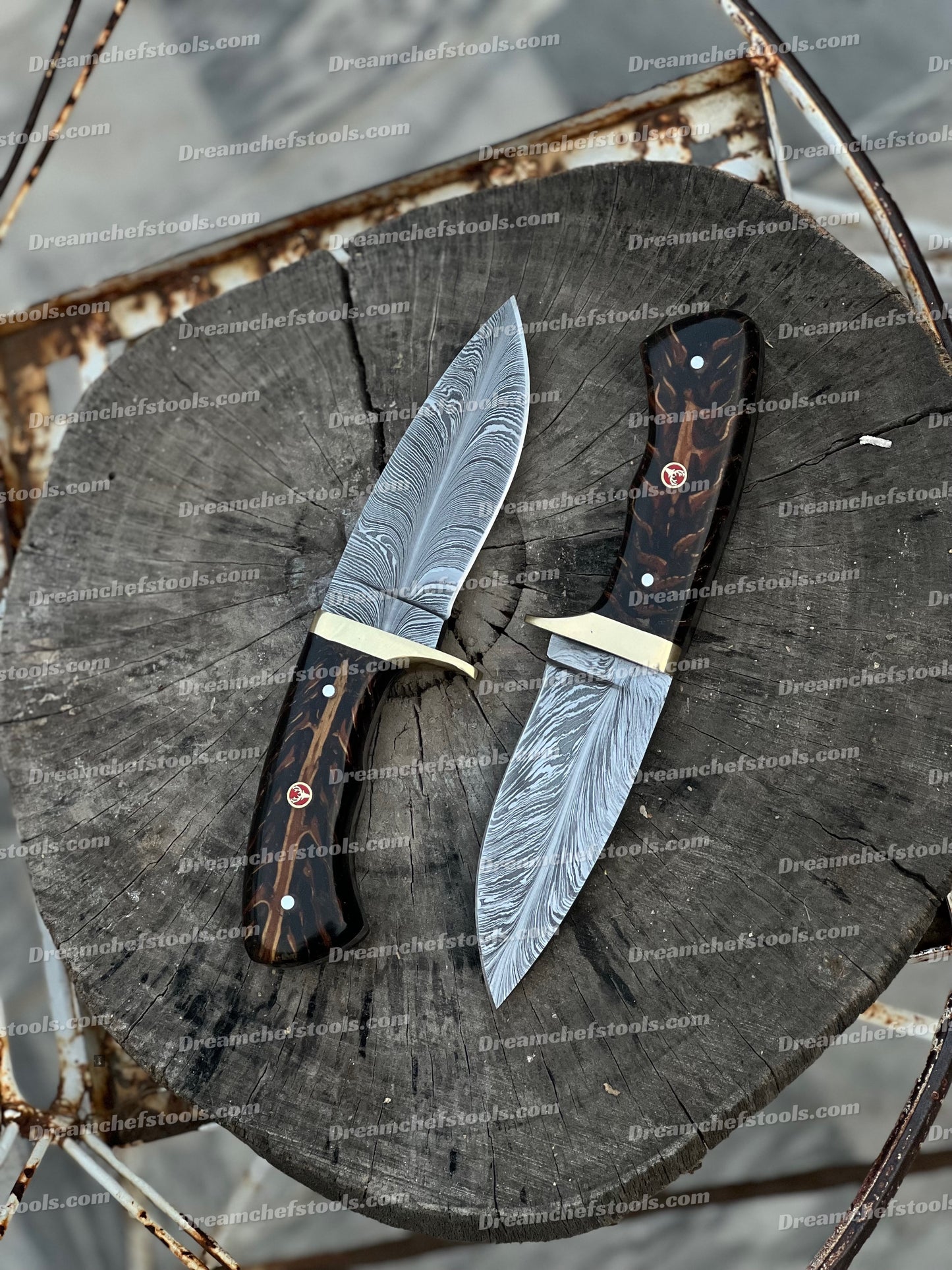 Custom handmade Damascus steel hunting knife