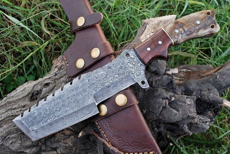 Handmade Damascus Steel Ram Horn Tactical Tracker Hunting Knife With Sheath