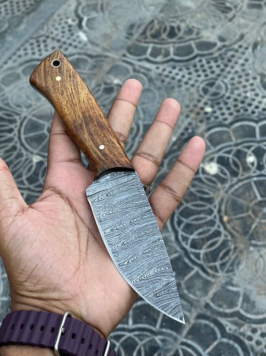 Custom handmade Damascus steel hunting knife