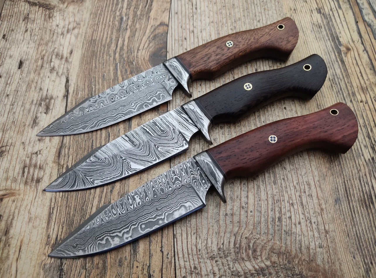 Custom handmade Damascus steel hunting knife