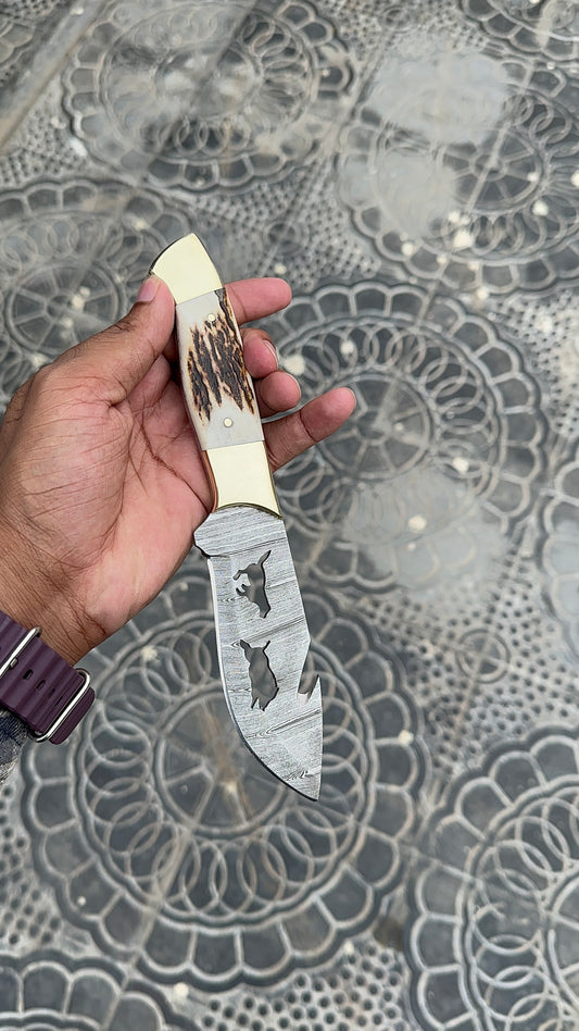 Custom handmade Damascus steel hunting knife