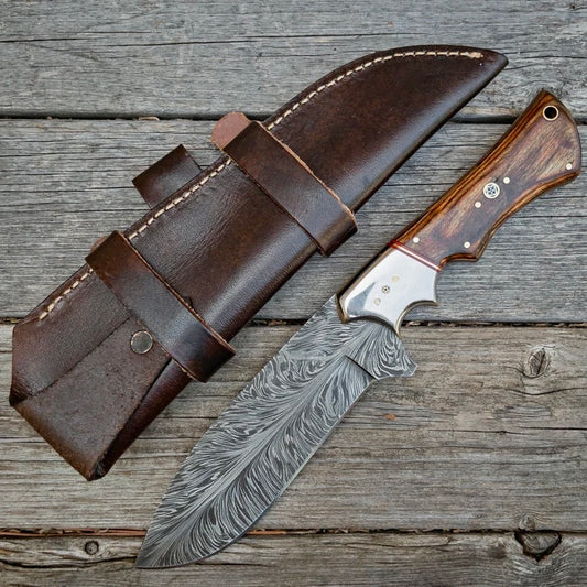 Handmade Damascus steel hunting knives