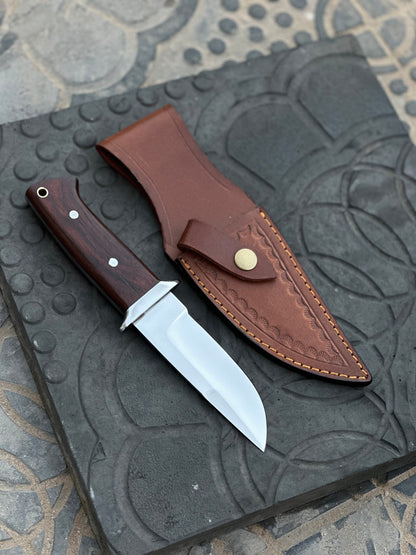 Custom handmade j2 steel hunting knife