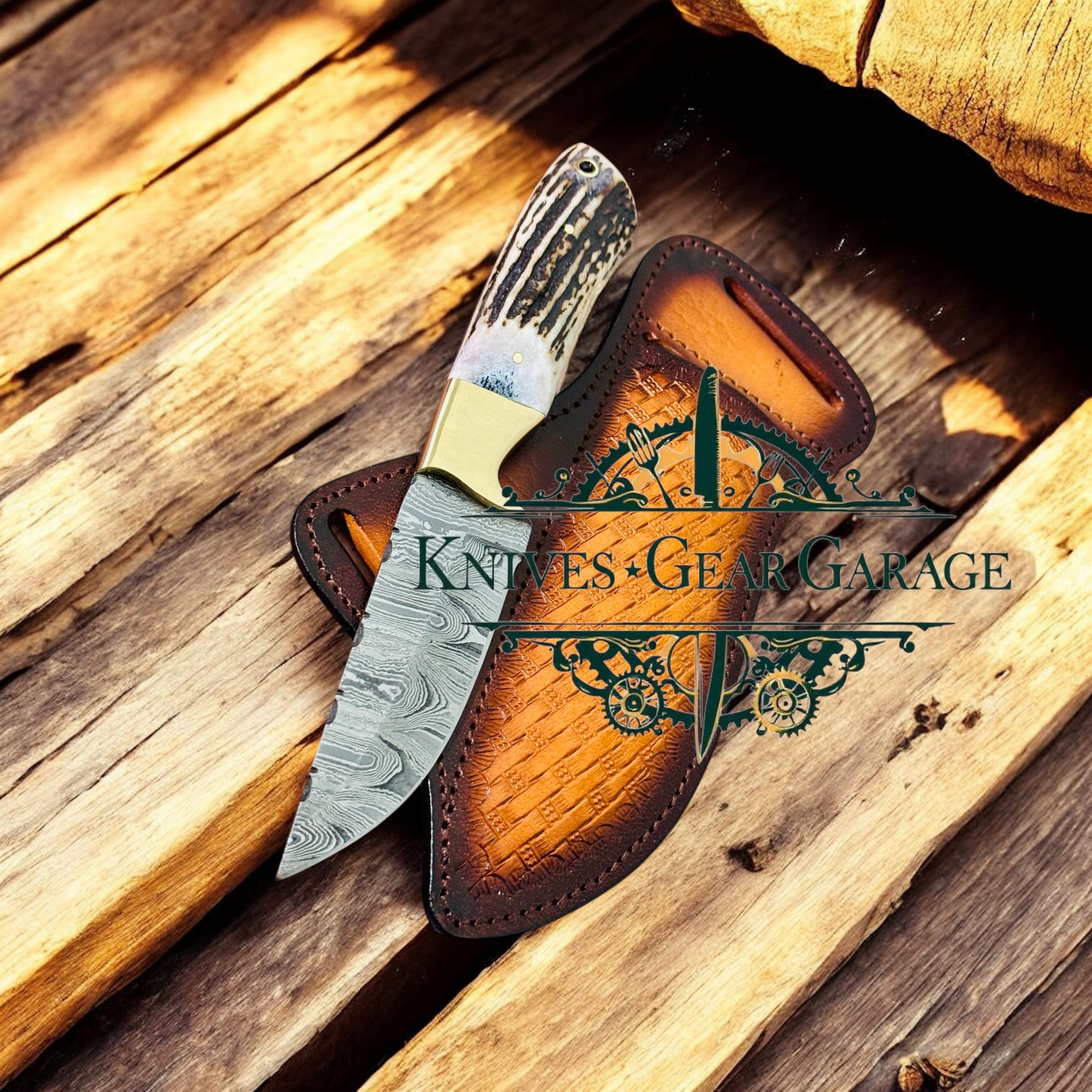 Cowboy Champion Knife – Antler Horn Handle with Damascus Blade