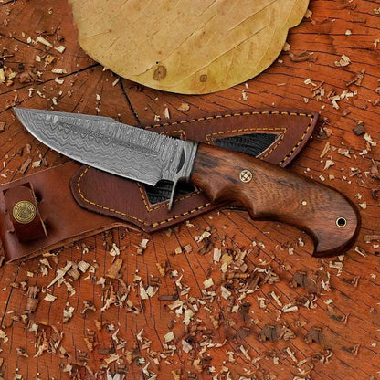 Handmade Damascus steel hunting knife