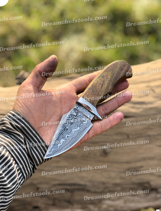 Custom handmade Damascus steel hunting knife