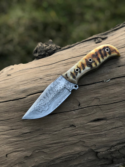 Custom handmade Damascus steel hunting knife