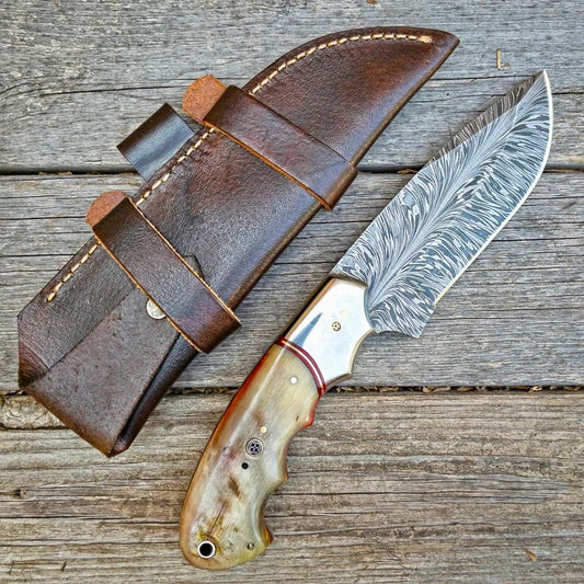 Handmade Damascus steel hunting knives