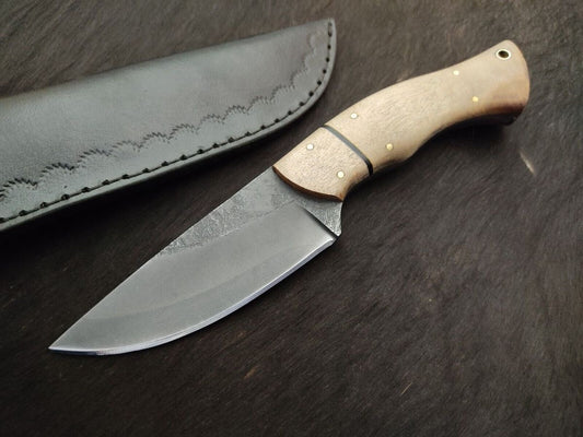 Custom handmade D2 steel hunting knife