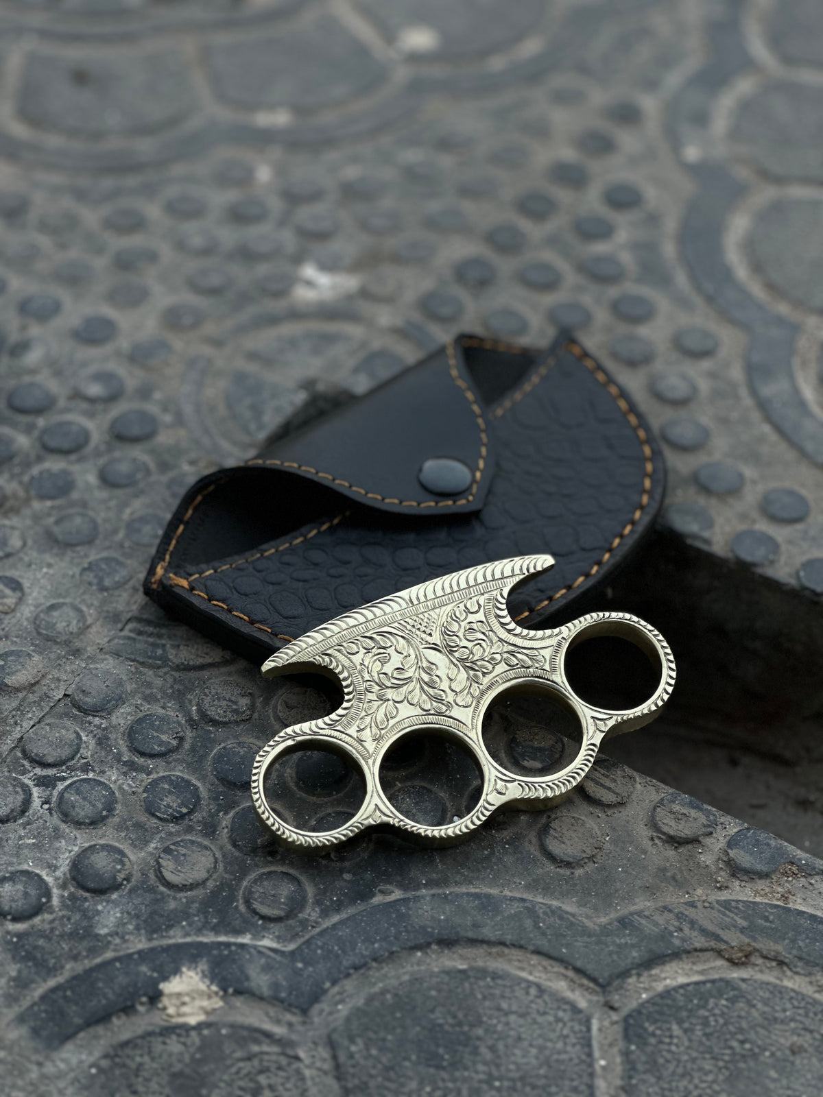 Engraved Custom Brass Knuckles with Leather Case – Knives Gear Garage