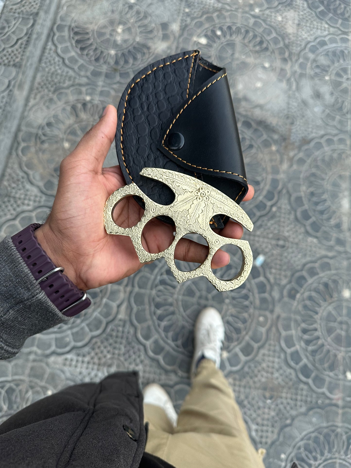 Unique handmade engraving solid brass self-defense knuckle with a stylish leather case