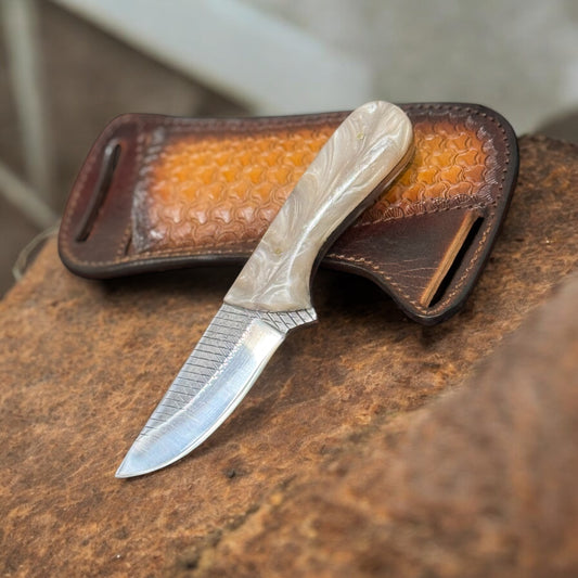 "Waistband Knife with Leather Sheath – Compact Concealed Carry Blade"

