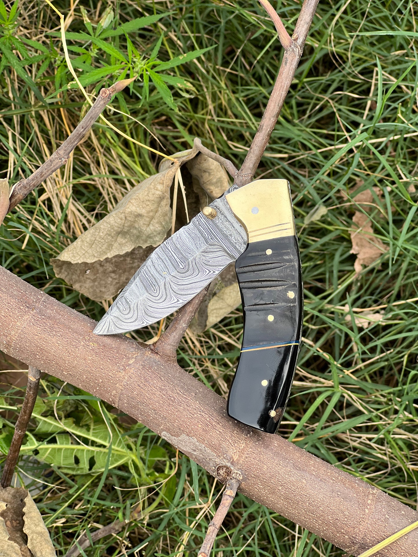 Hand Made Folding Knife , Superior Custom Made damascus  Steel Pocket Knife