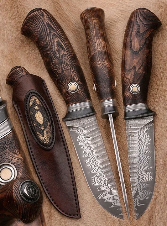 Custom handmade Damascus steel hunting knife