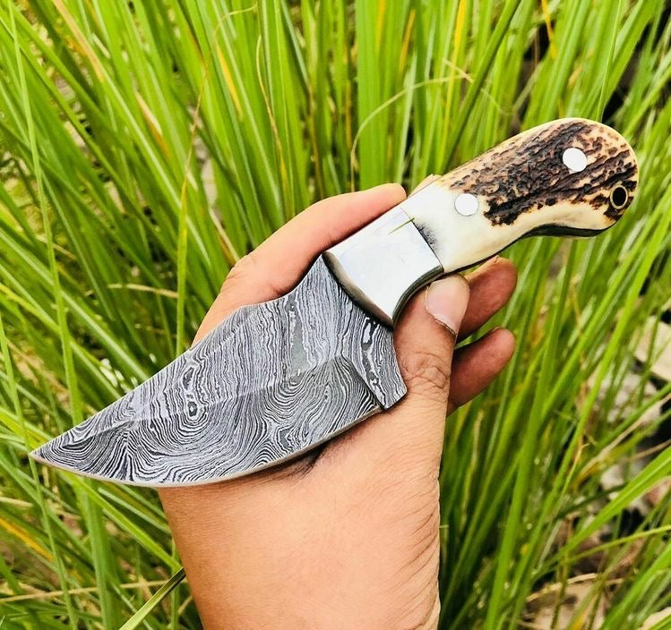 Custom Handmade Damascus Steel Skinning Knife