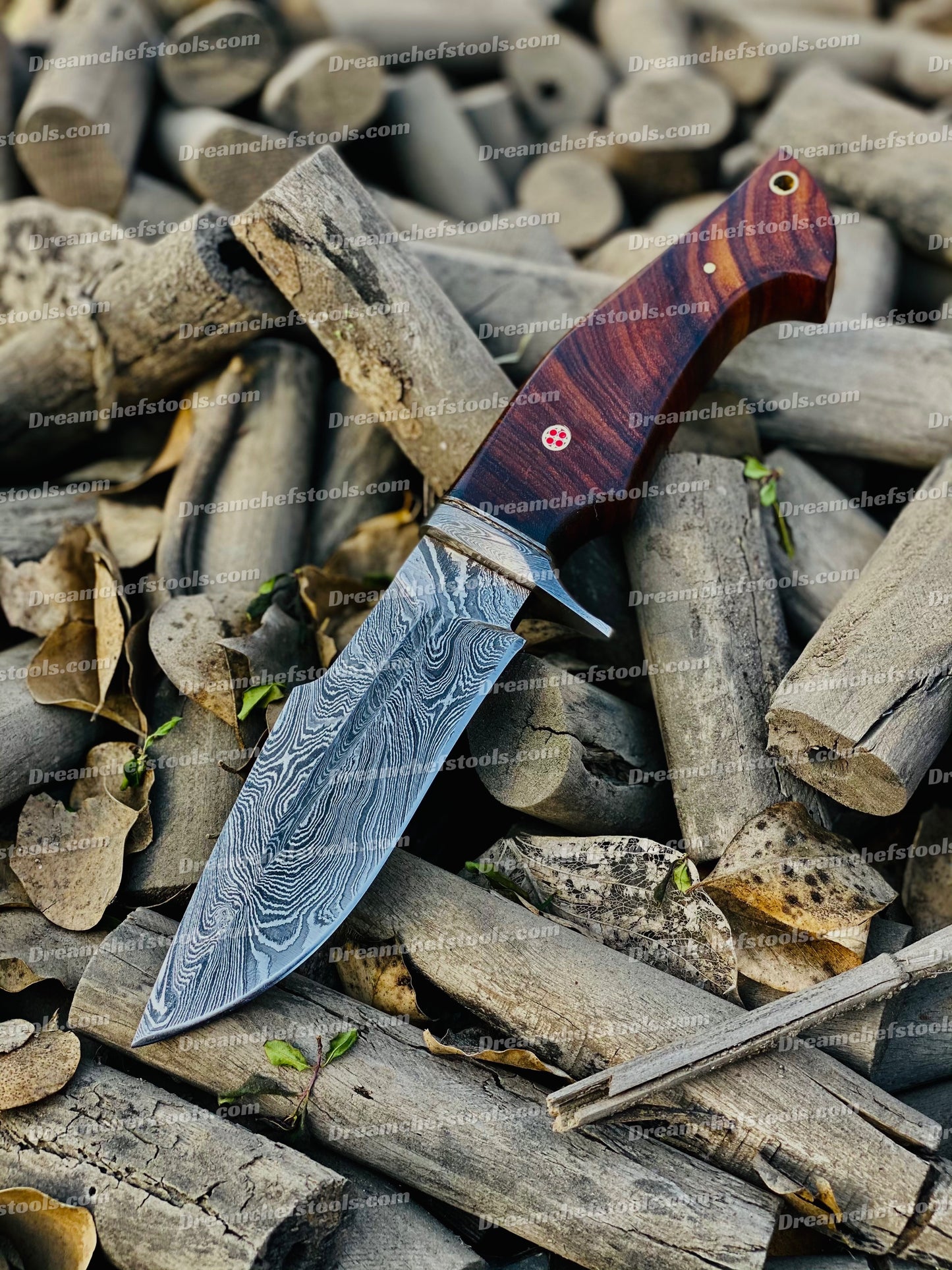 Custom handmade Damascus steel hunting knife