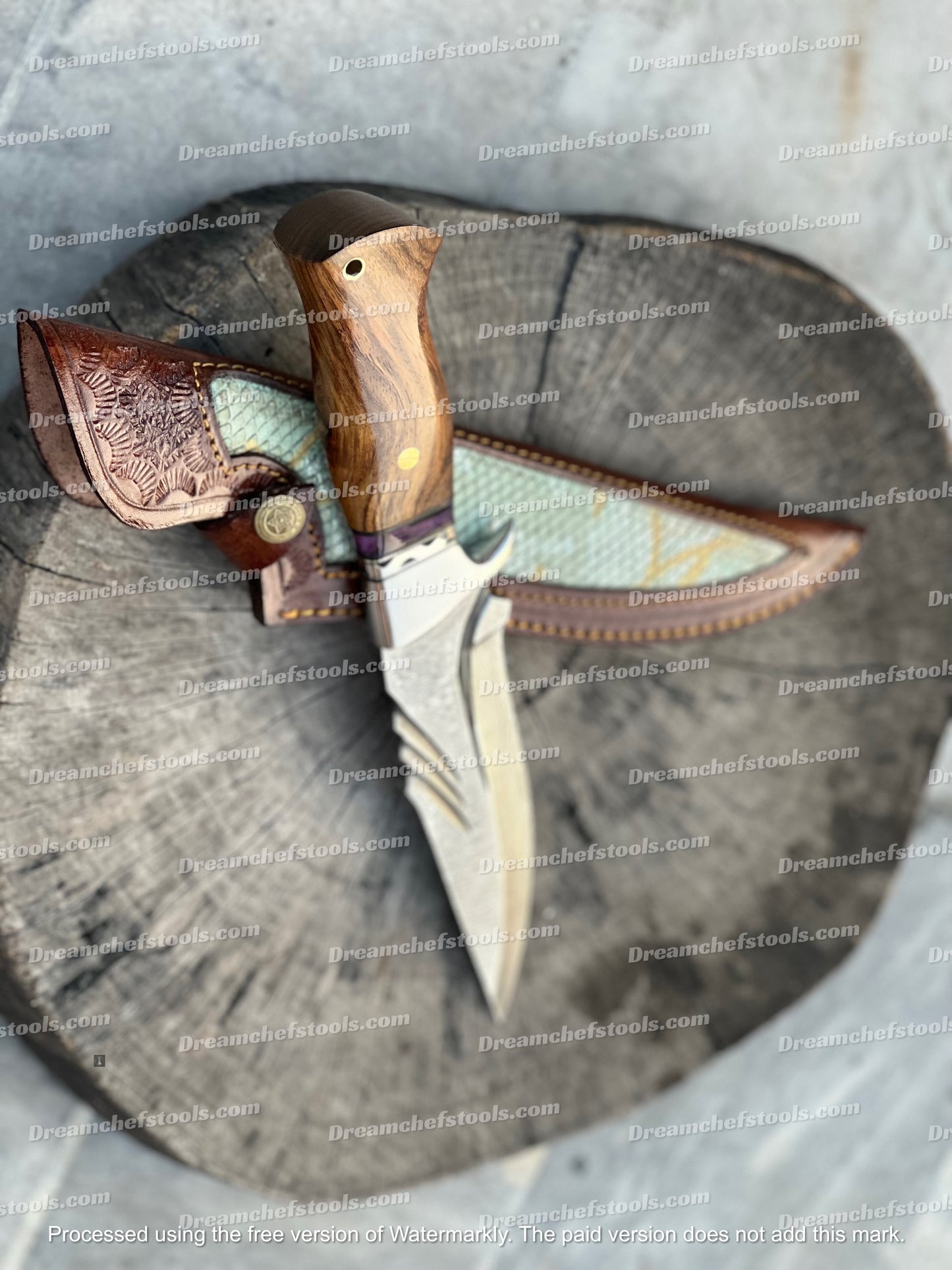 Custom handmade Damascus steel hunting knife