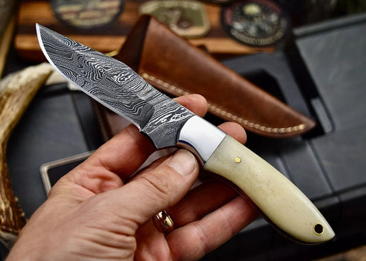 Custom handmade Damascus steel hunting knife