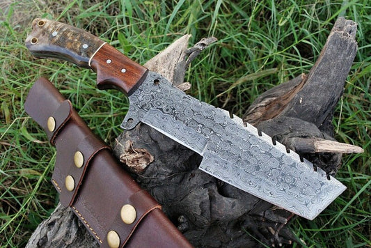 Handmade Damascus Steel Ram Horn Tactical Tracker Hunting Knife With Sheath