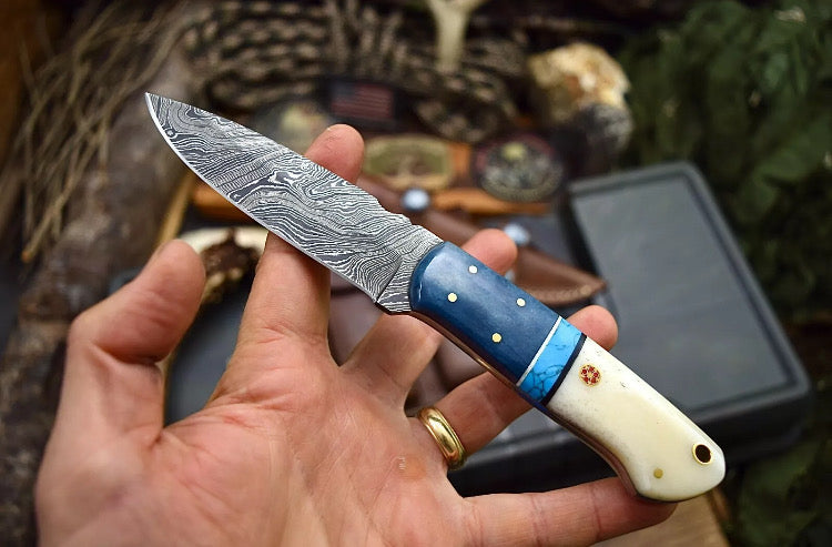 Custom handmade Damascus steel hunting knife