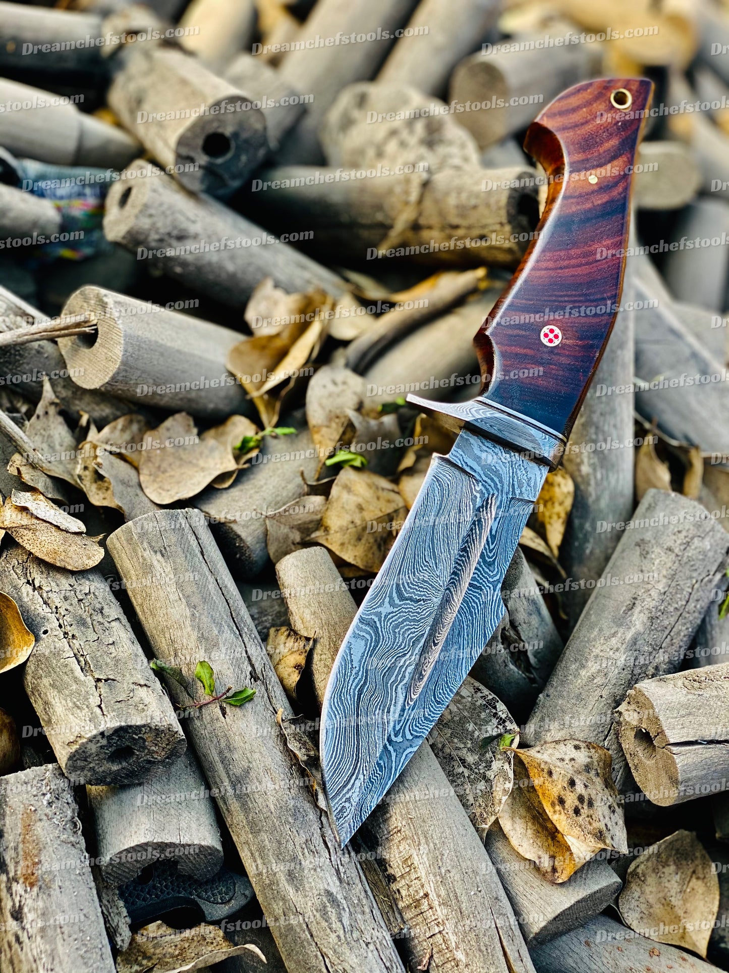 Custom handmade Damascus steel hunting knife