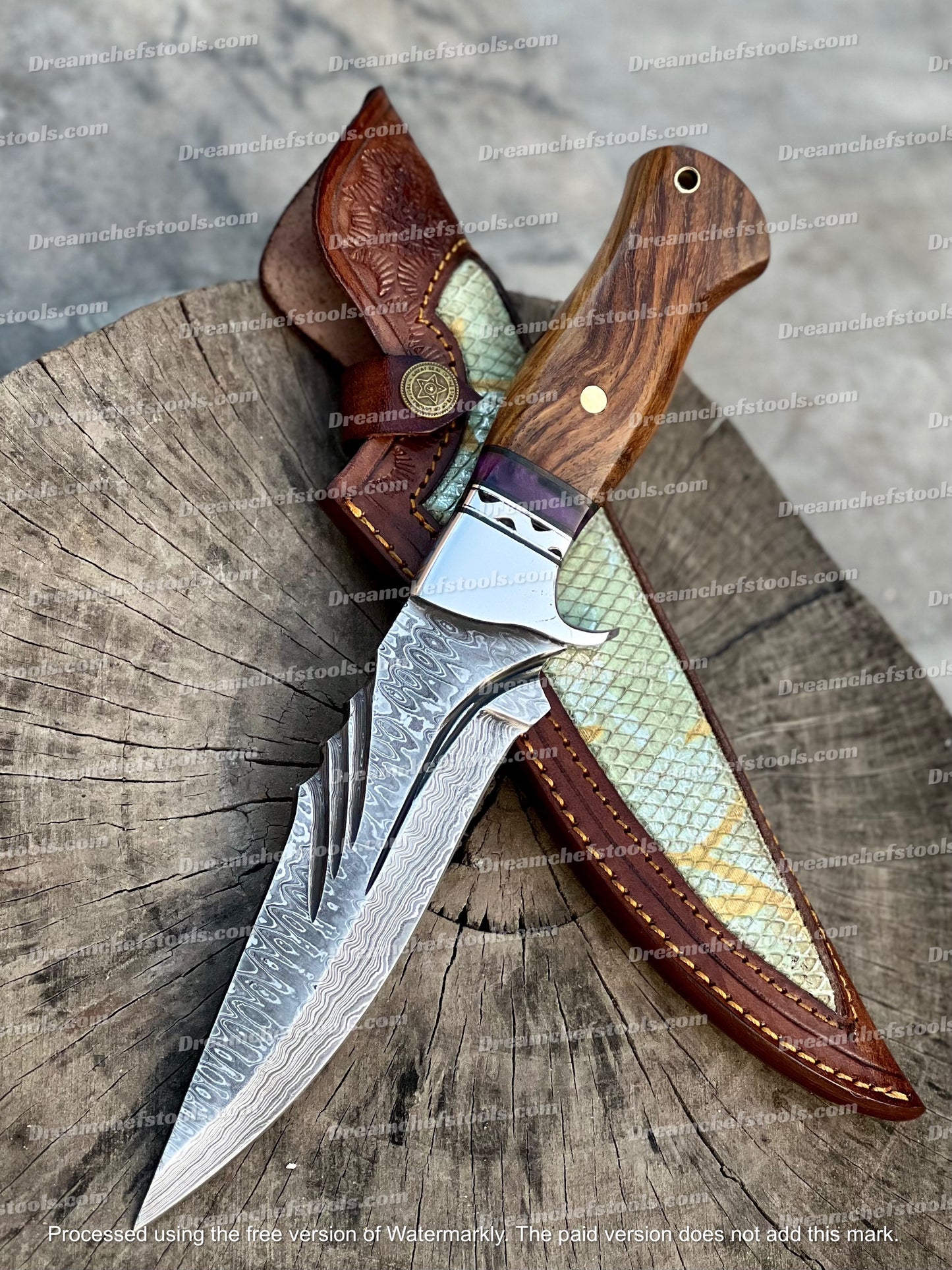 Custom handmade Damascus steel hunting knife