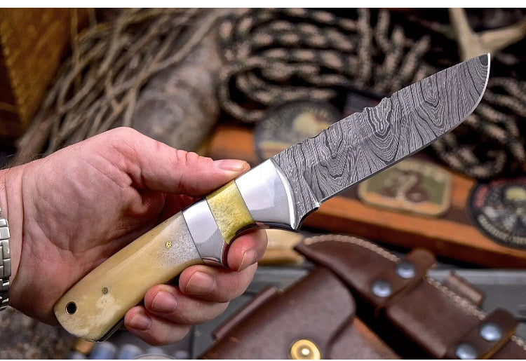 Custom handmade Damascus steel hunting knife