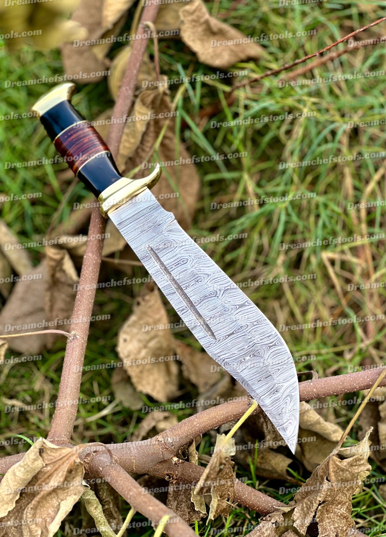 Handmade Damascus Steel Crocodile Dundee Bowie Knife with Premium Brass Guard, Buffalo Horn Handle, and Leather Sheath