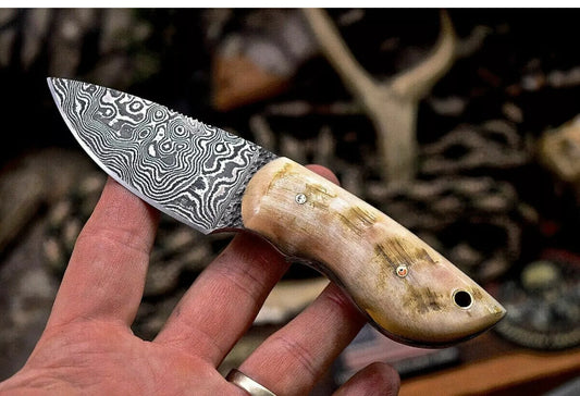 Custom handmade Damascus steel hunting knife