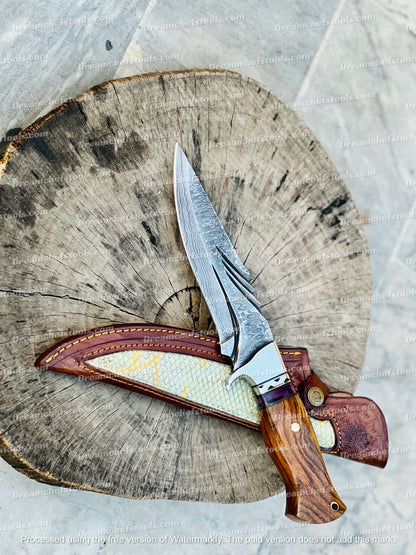 Custom handmade Damascus steel hunting knife